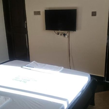 Itetemia Royal Inn Dar es Salaam Esterno foto