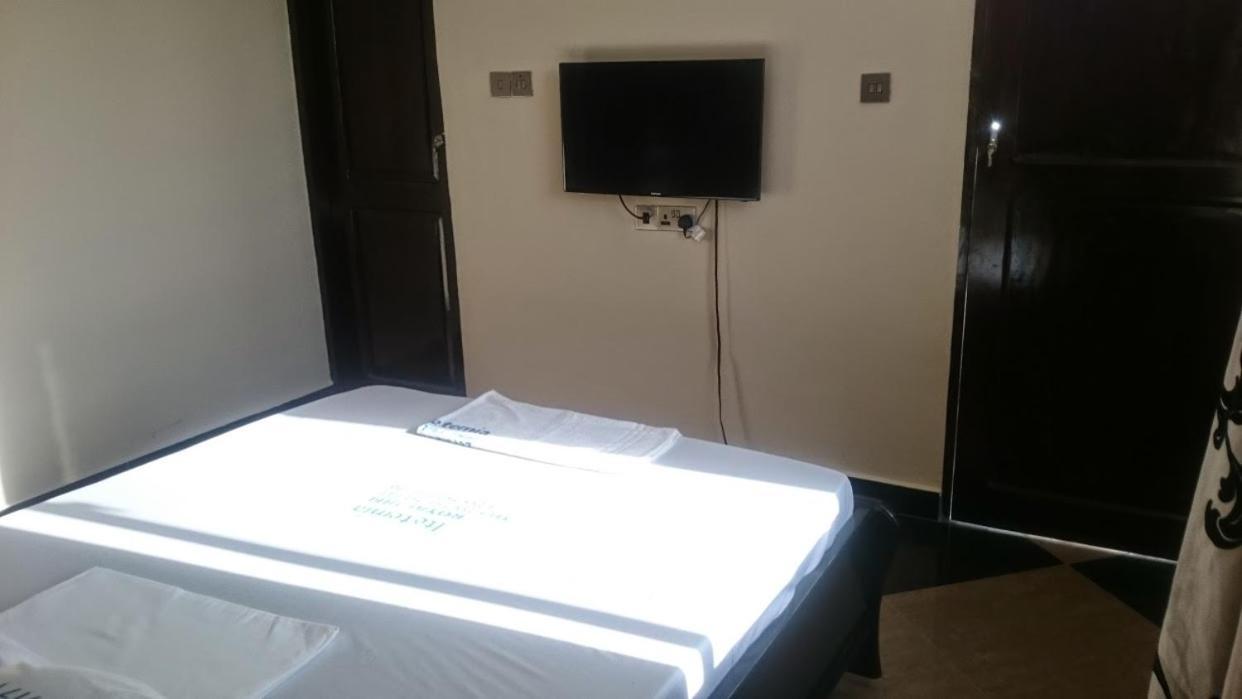 Itetemia Royal Inn Dar es Salaam Esterno foto