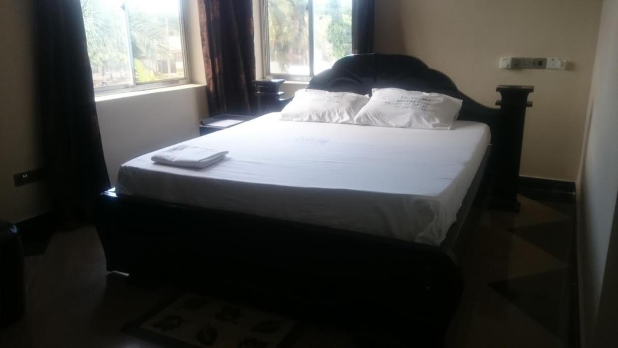 Itetemia Royal Inn Dar es Salaam Esterno foto